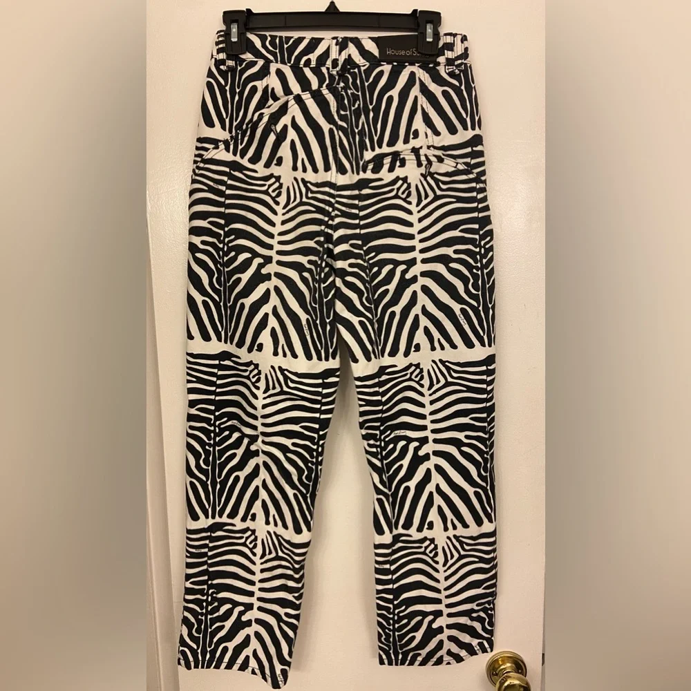 House of Sunny Zebra Print Ankle Jeans - Picture 4 of 11